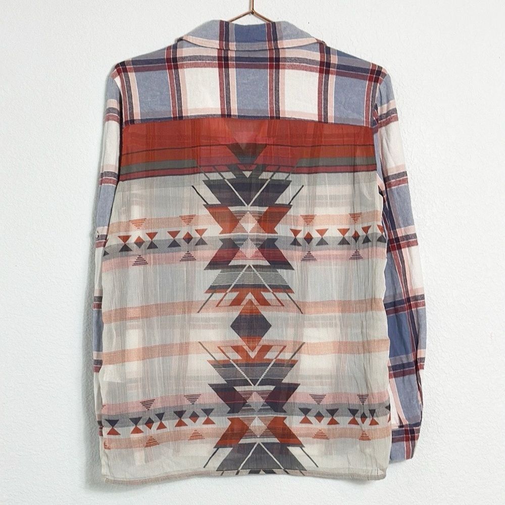 White Crow Aztec Pattern Back Casual Plaid Button Down Shirt EUC Small (251T)